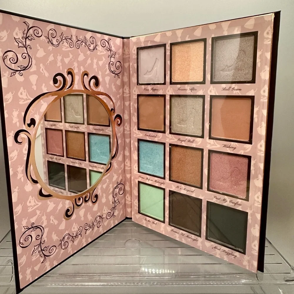 Disney Princess Lip Gloss and Eyeshadow Palette Set